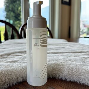 The pampered chef oil dispenser